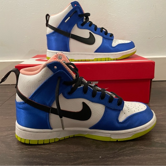 W White Dunk High White/Black-Racer Blue - Picture 7 of 7